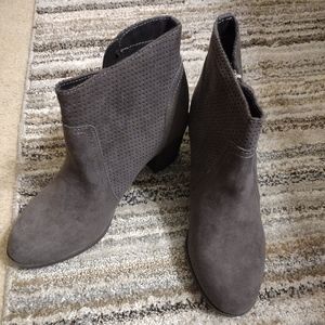 Arizona grey booties size 8.5M